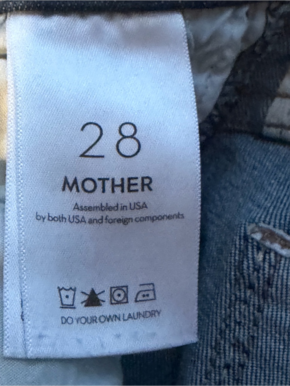 MOTHER Weekender Fray Size 28 - Picture 4 of 6